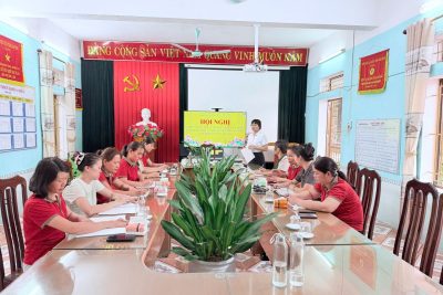 TRƯỜNG MẦM NON MỸ TRUNG – VỮNG BƯỚC DƯỚI CỜ ĐẢNG: NGHIÊN CỨU, HỌC TẬP, TRIỂN KHAI THỰC HIỆN NGHỊ QUYẾT  TRUNG ƯƠNG 2 KHÓA XIV